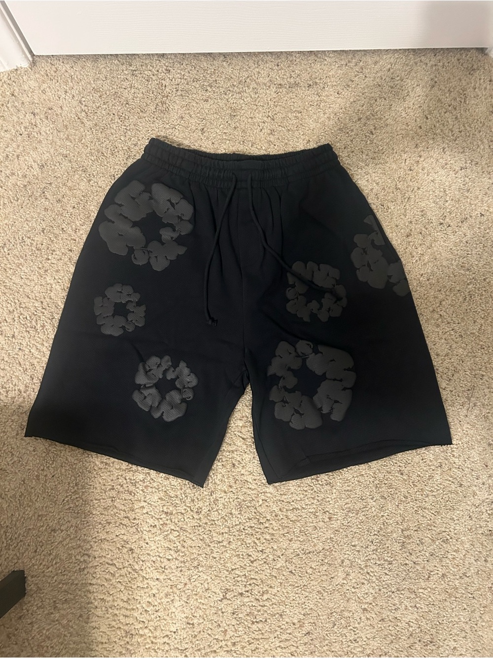 Men's Black Floral-Print Athletic Drawstring Shorts